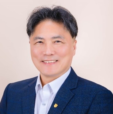 Professor Minho Jo